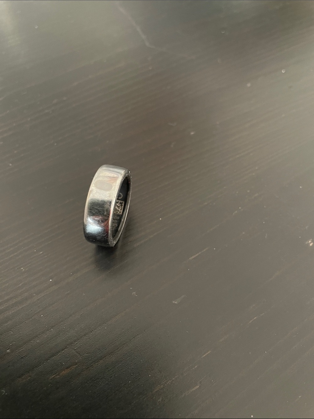 Oura Ring Gen 3 Brushed Silver size 8 and USB Charging Dock in Black - Picture 2 of 4